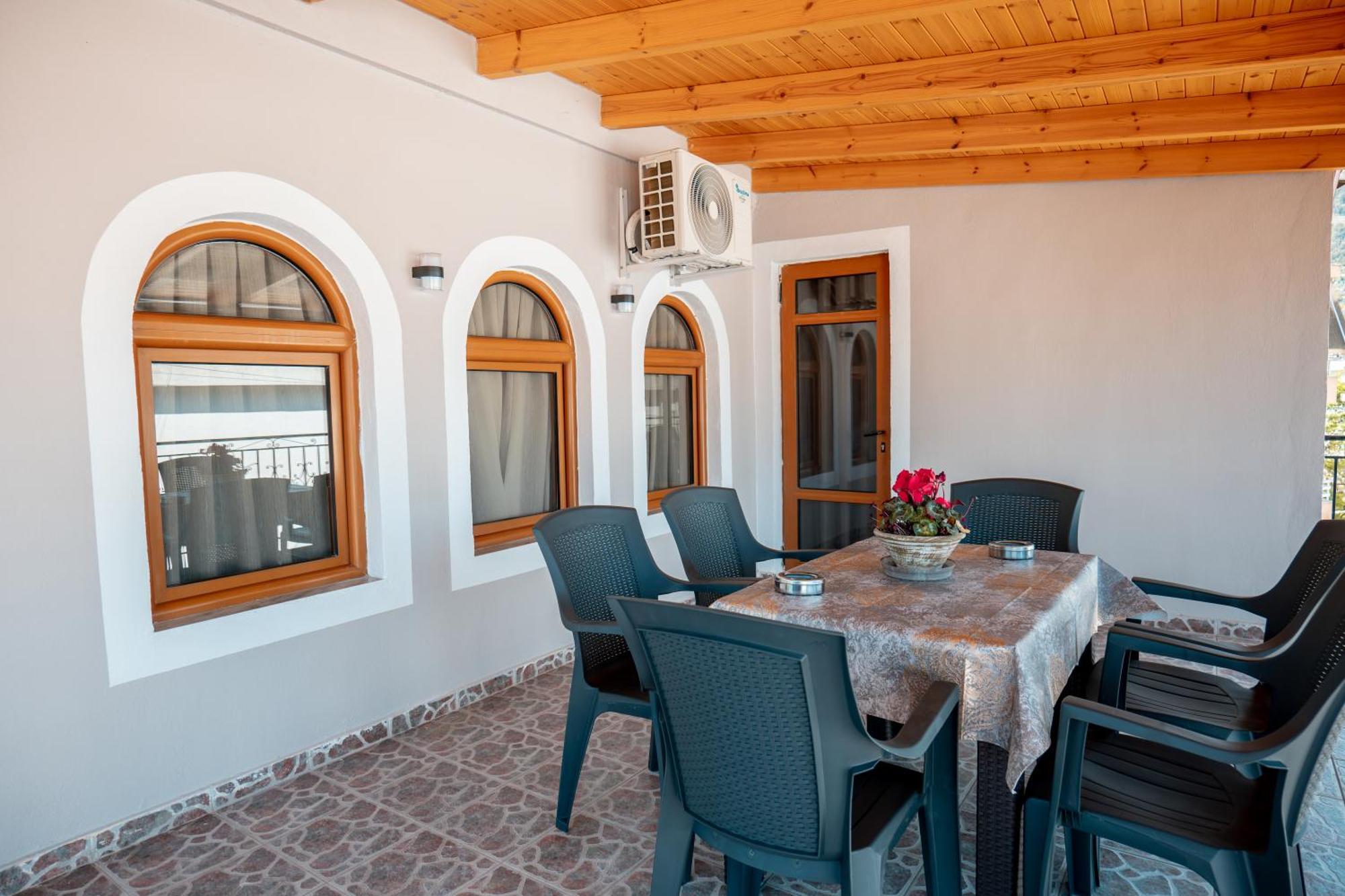 Fabio Guest House Gjirokaster Exterior photo