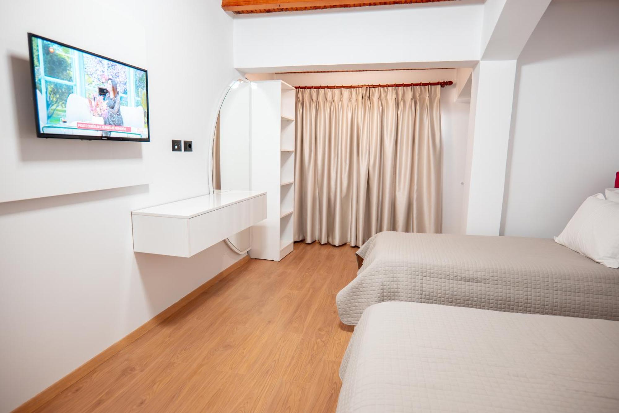 Fabio Guest House Gjirokaster Exterior photo